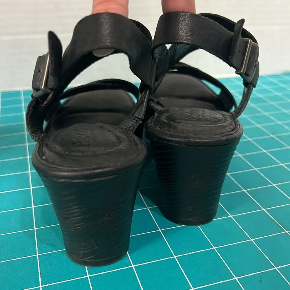 Born Blk Leather Ankle Strap heeled sandals - Picture 3 of 6